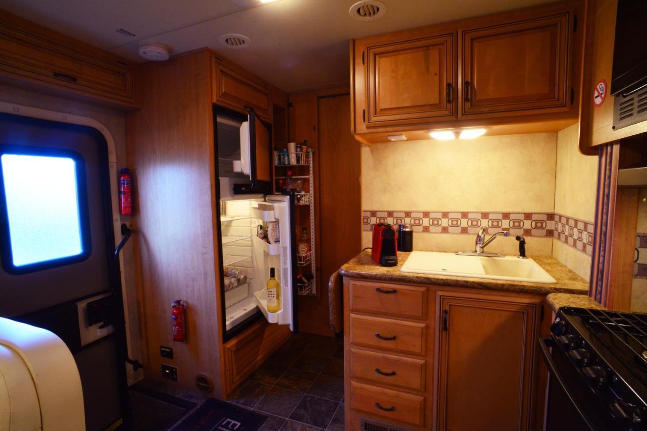 Luxury American Rv With Hot Tub West Chiltington Luaran gambar