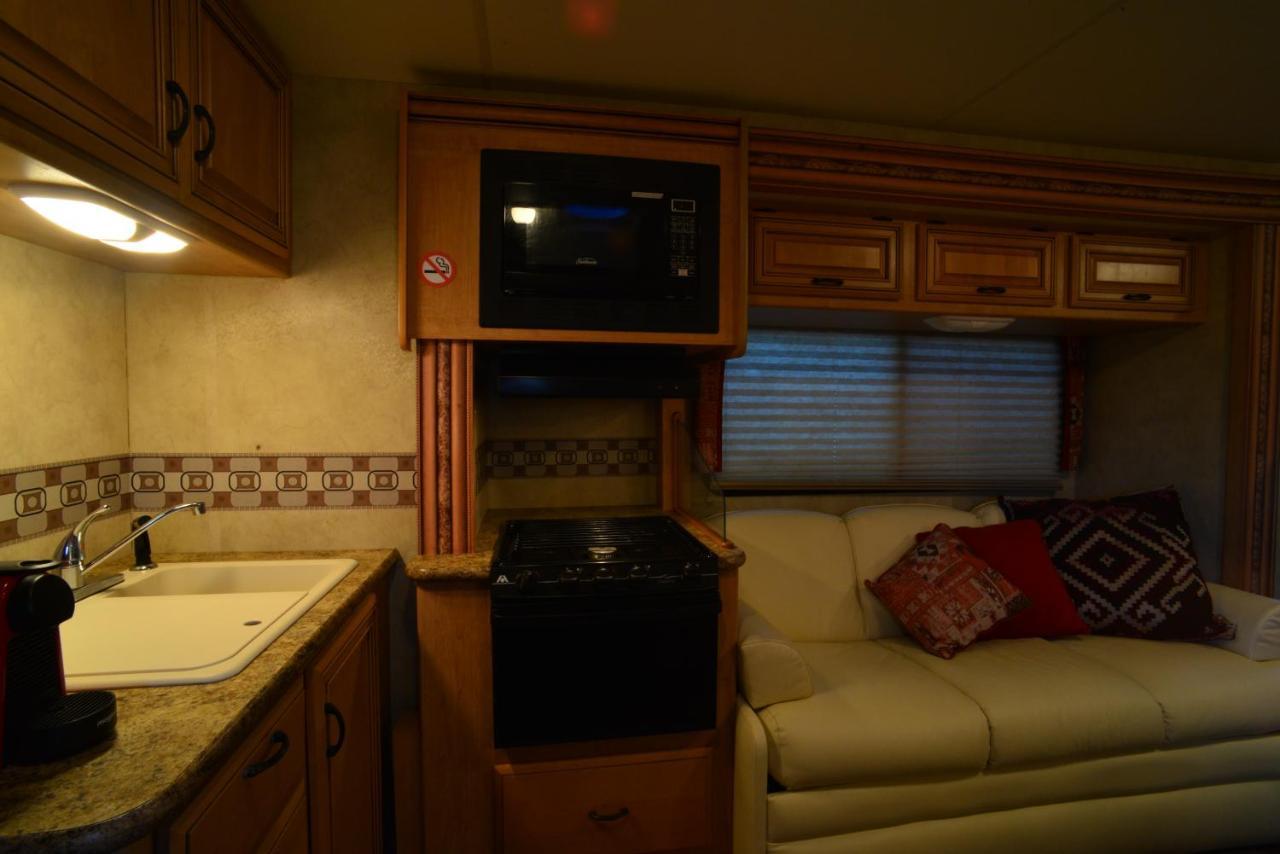 Luxury American Rv With Hot Tub West Chiltington Luaran gambar